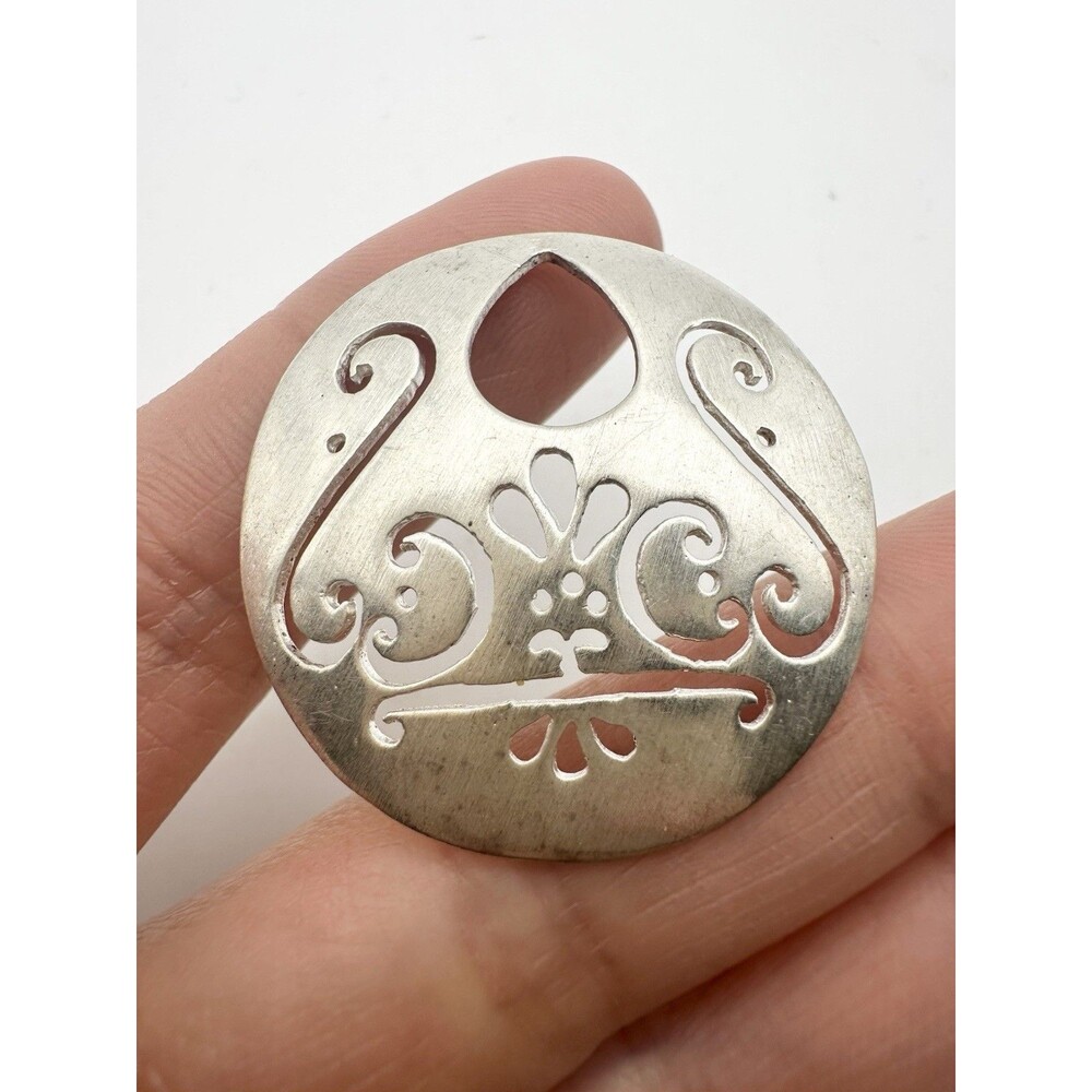 925 Sterling Silver Filigree Floral Round Pendant
